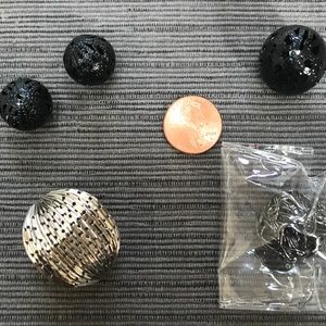 SLVR BLK METAL HAMMERED ROUND FOCAL MOLDED BEADS